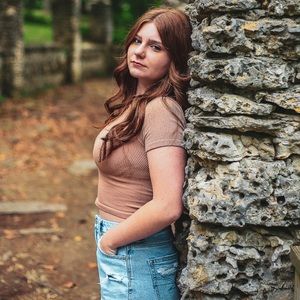 Meet your Posher, Alexis